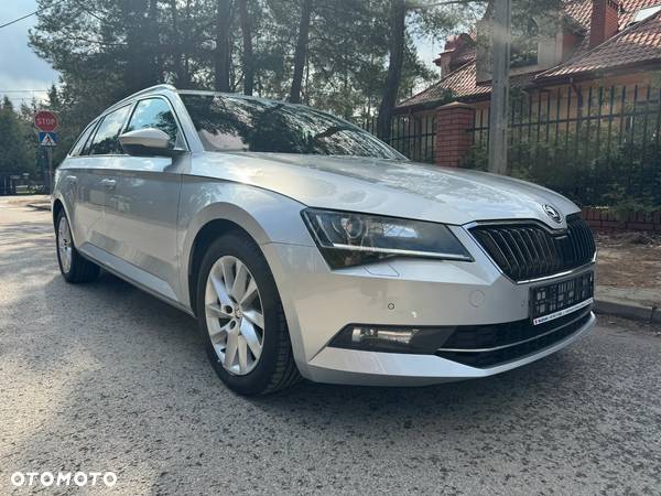 Skoda Superb 2.0 TDI DSG Style - 8