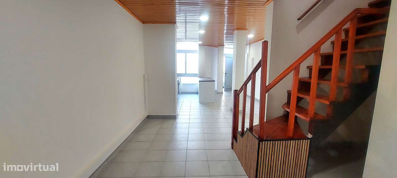 MONTE DA CAPARICA - Apartamento T1 Duplex - Grande imagem: 5/12
