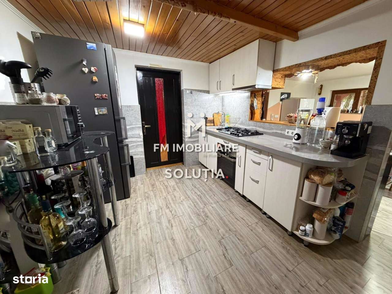 Casă de  vânzare cu vedere panoramică-6