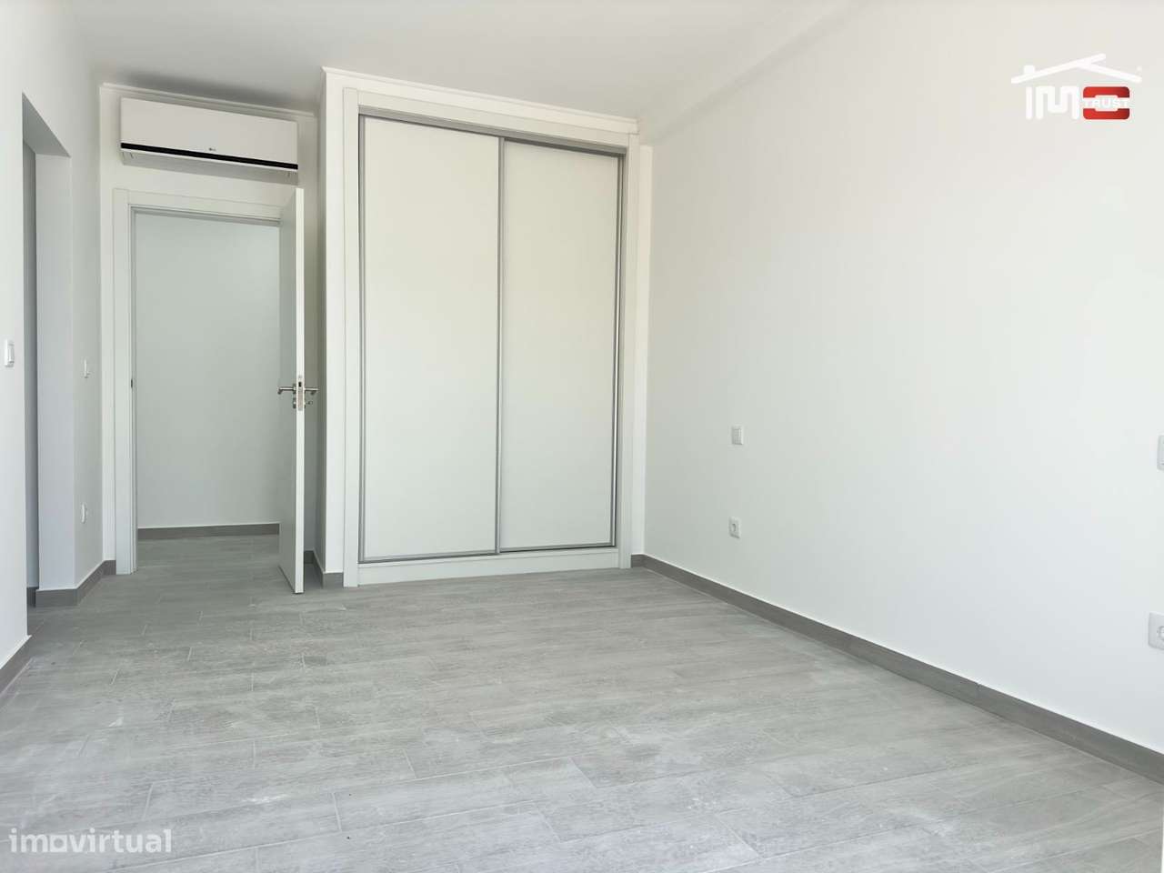 Incrível Moradia T4-16