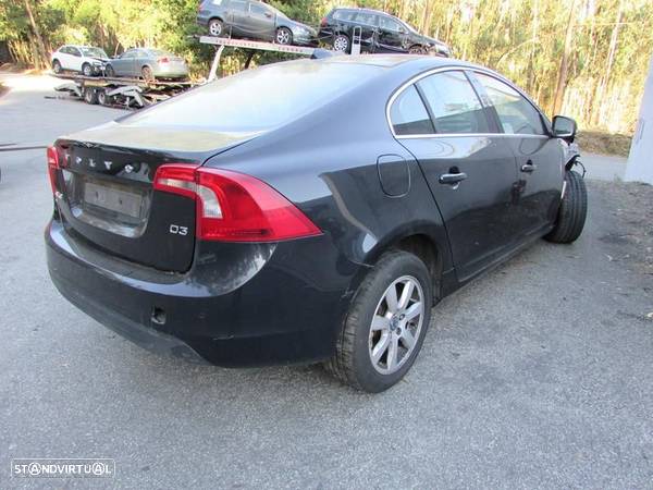 Volvo S60 2.0 D3 (136cv) de 2014 - Peças Usadas (6024) - 3