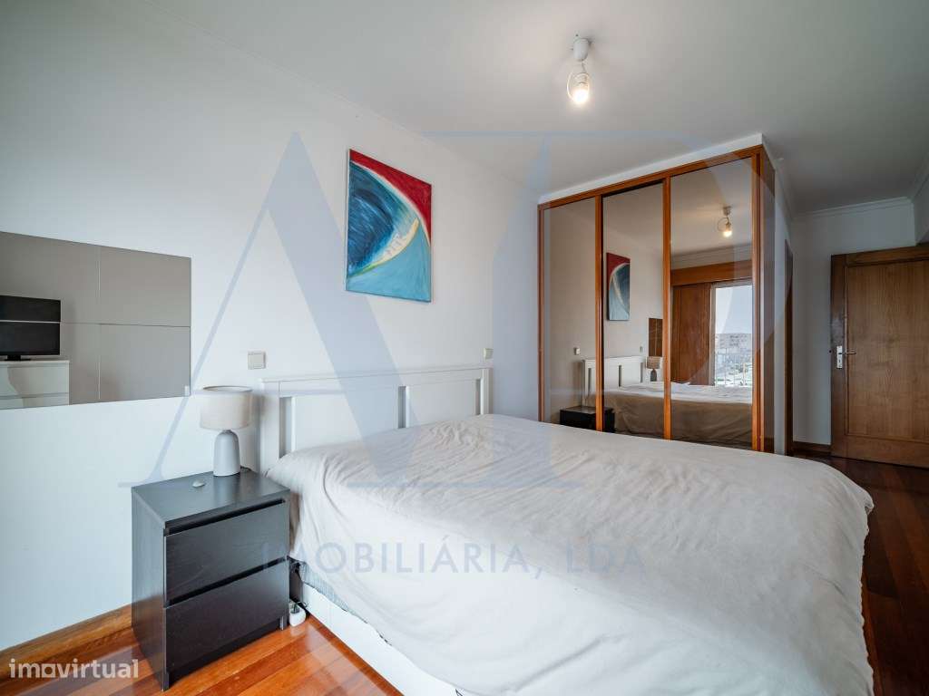 Apartamento T3 com varanda, e localização privilegiada em Vila do C...-14