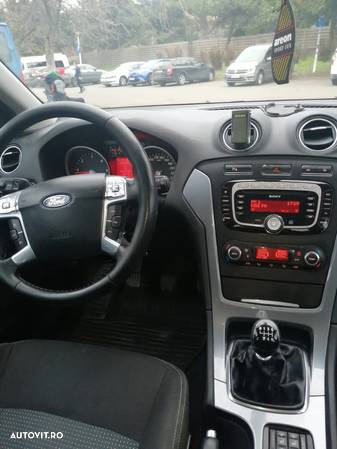 Ford Mondeo 2.0 TDCi Business Class - 13