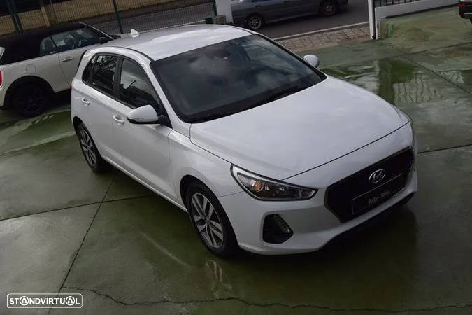 Hyundai i30 1.6 CRDi Comfort+Navi - 35