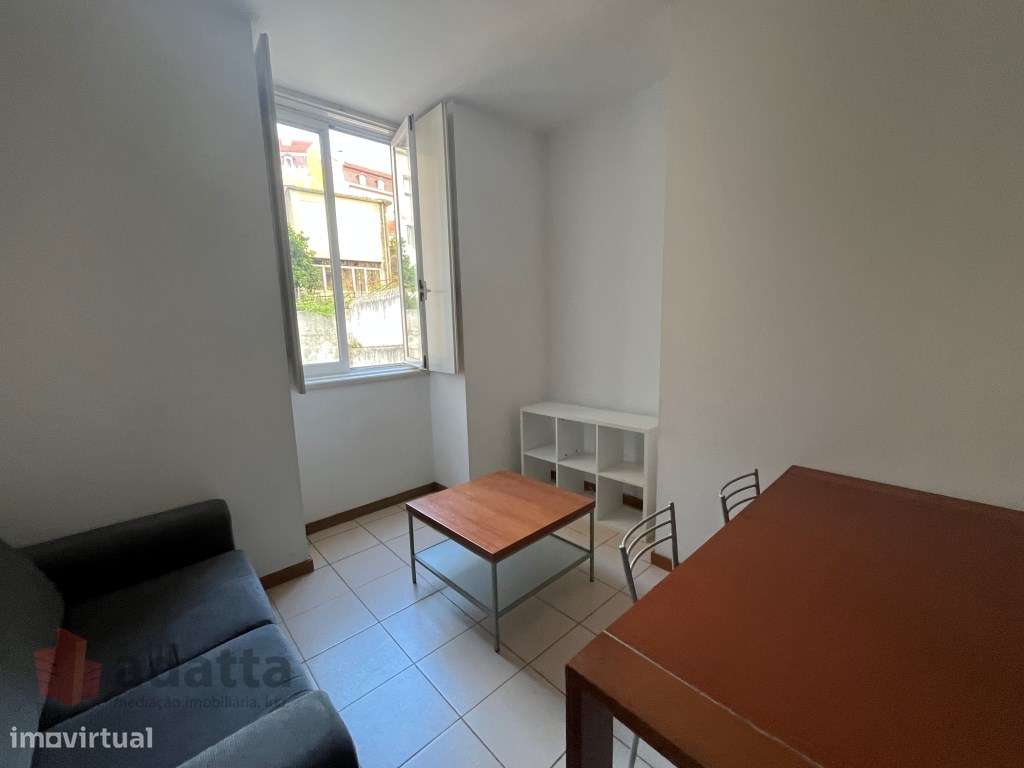 Apartamento T1 Mobilado e cozinha equipada na Avenida Sá da Bandeir... - Grande imagem: 5/20