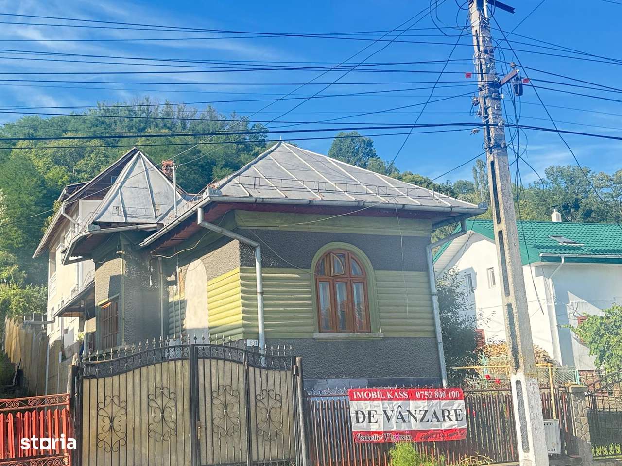 Vanzare casa de vacanta, 2 corpuri, 5 camere, Bezdead, Dambovita - Imagine principală: 1/20