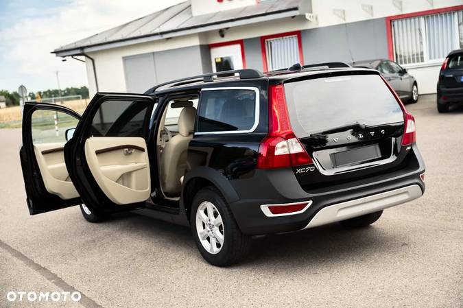 Volvo XC 70 3.2 AWD Momentum - 40