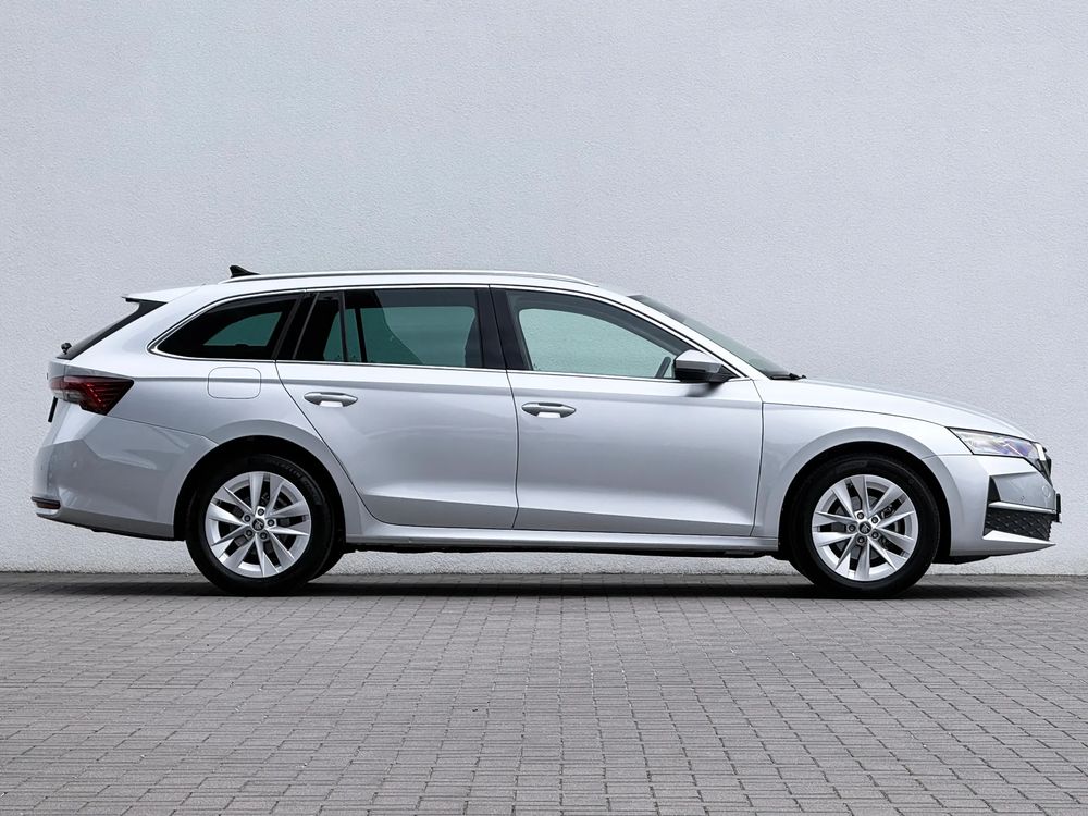 Skoda Octavia 1.5 TSI MHEV Selection DSG 150 KM — zdjęcie 3