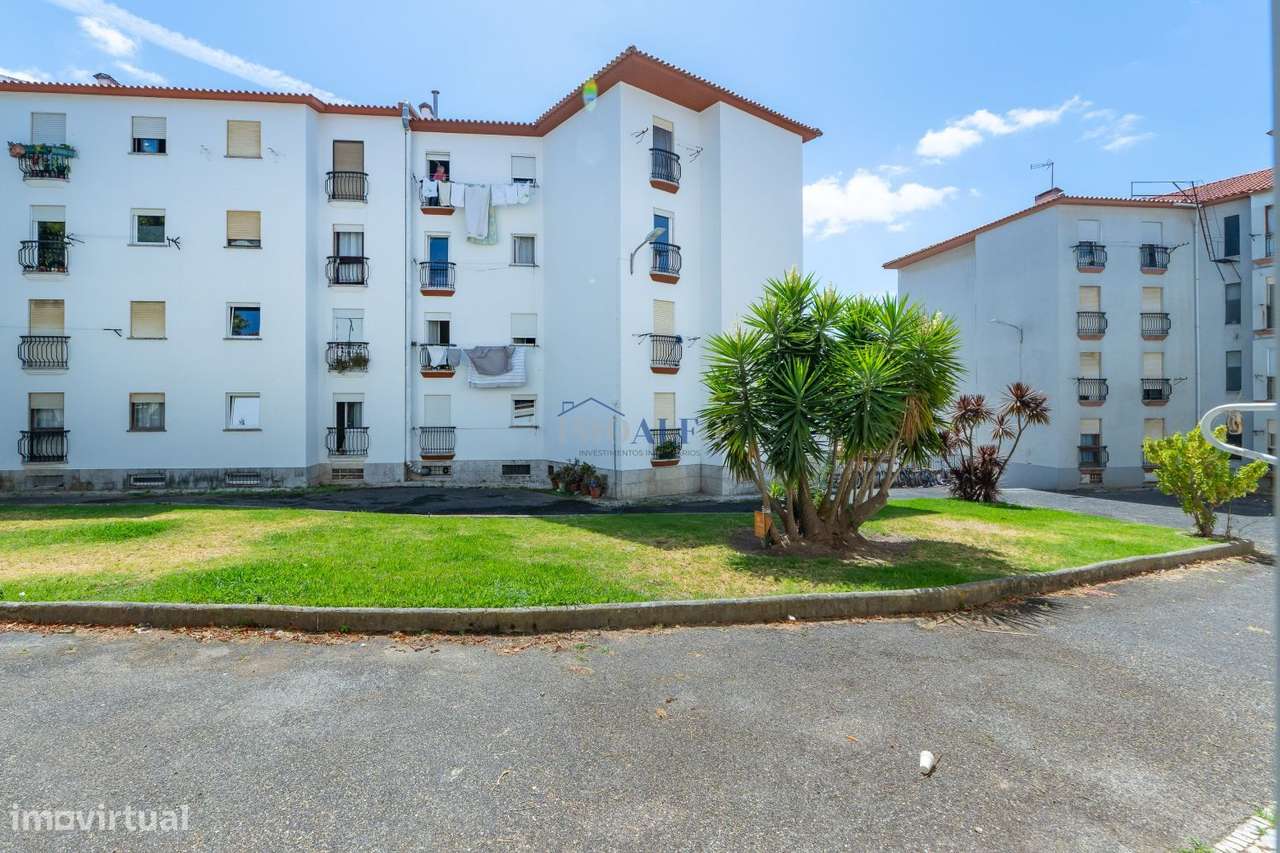 Apartamento T1 na Parede perto da estação de comboios-16