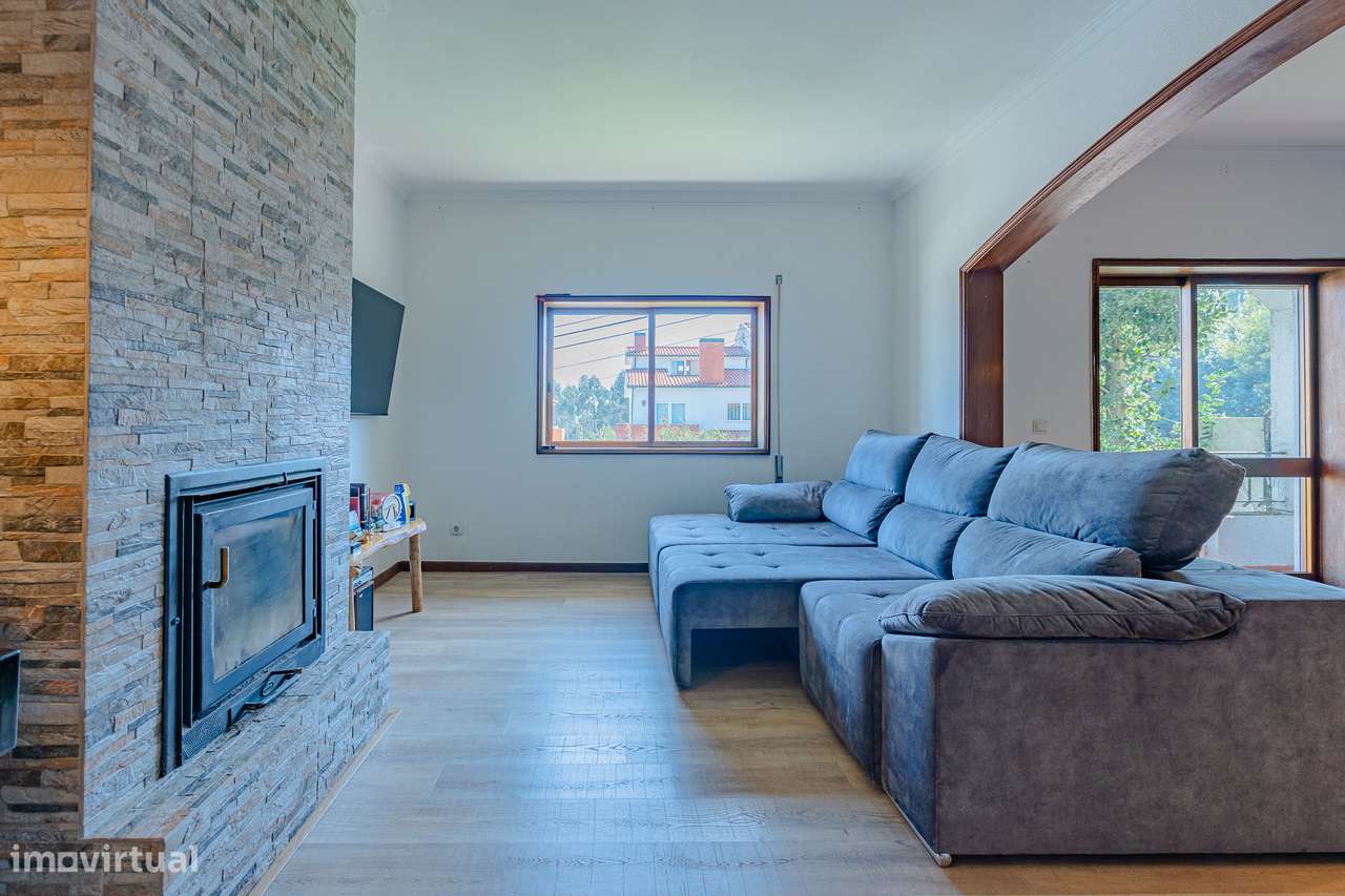 T3 Geminada com jardim, terraço e garagem em Canelas-23