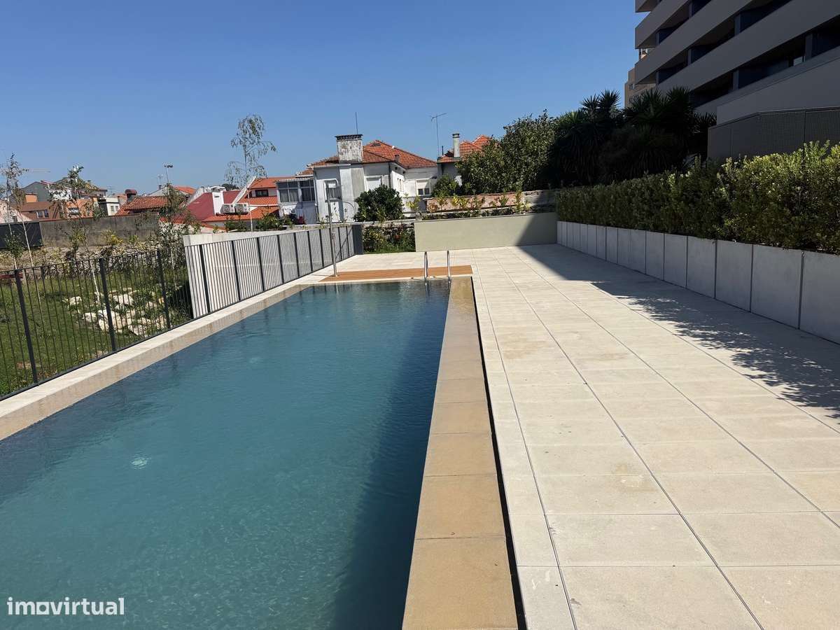 REF#4257 - T1 KIT  C Piscina  - Areosa Paranhos-0