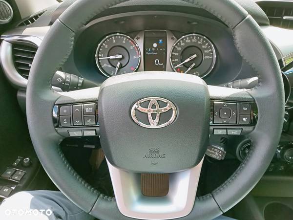 Toyota Hilux 2.8 D-4D Double Cab SR5 4x4 - 11