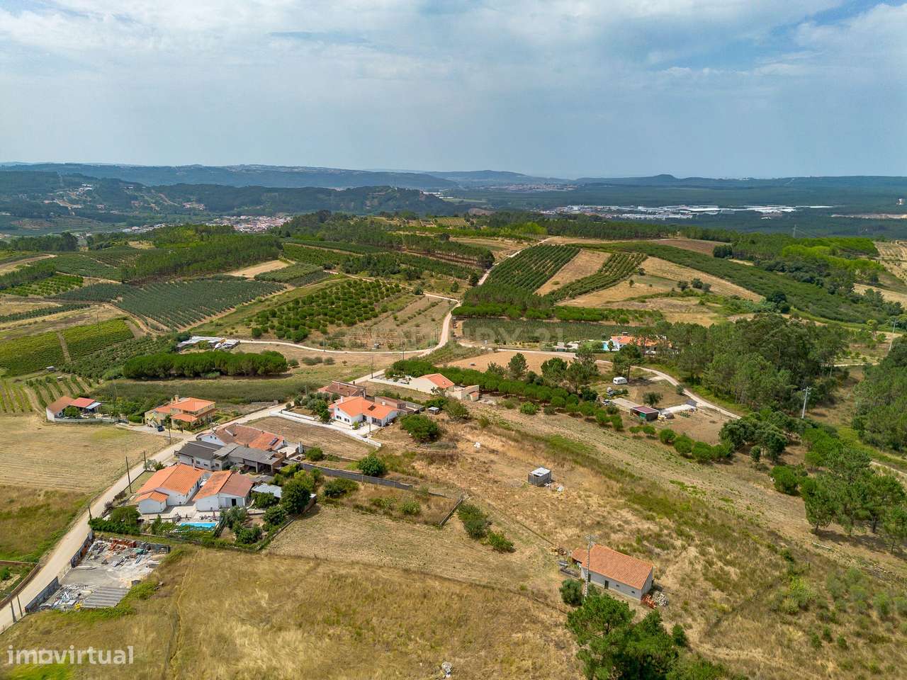 Moradia T3 Térrea - Espaço, Conforto e Localização Privilegiada - Grande imagem: 4/23