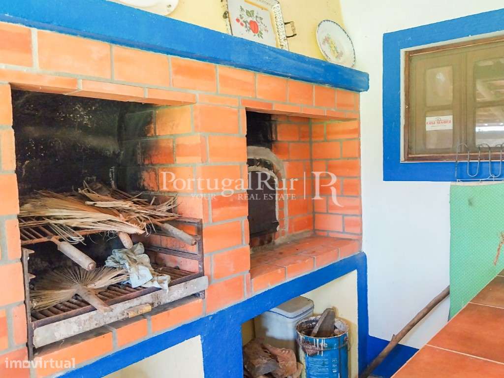 Quinta de 5 hectares, com 2 moradias e piscina-24