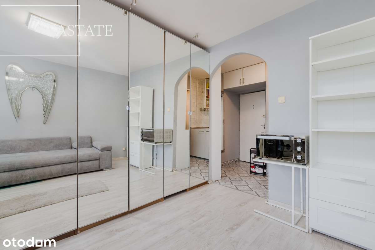 Słoneczna kawalerka w sercu Gdyni!-3