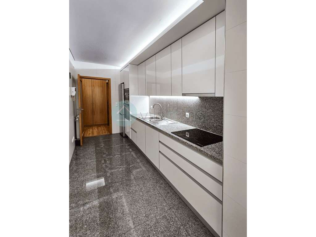 Apartamento T1 Como novo-7
