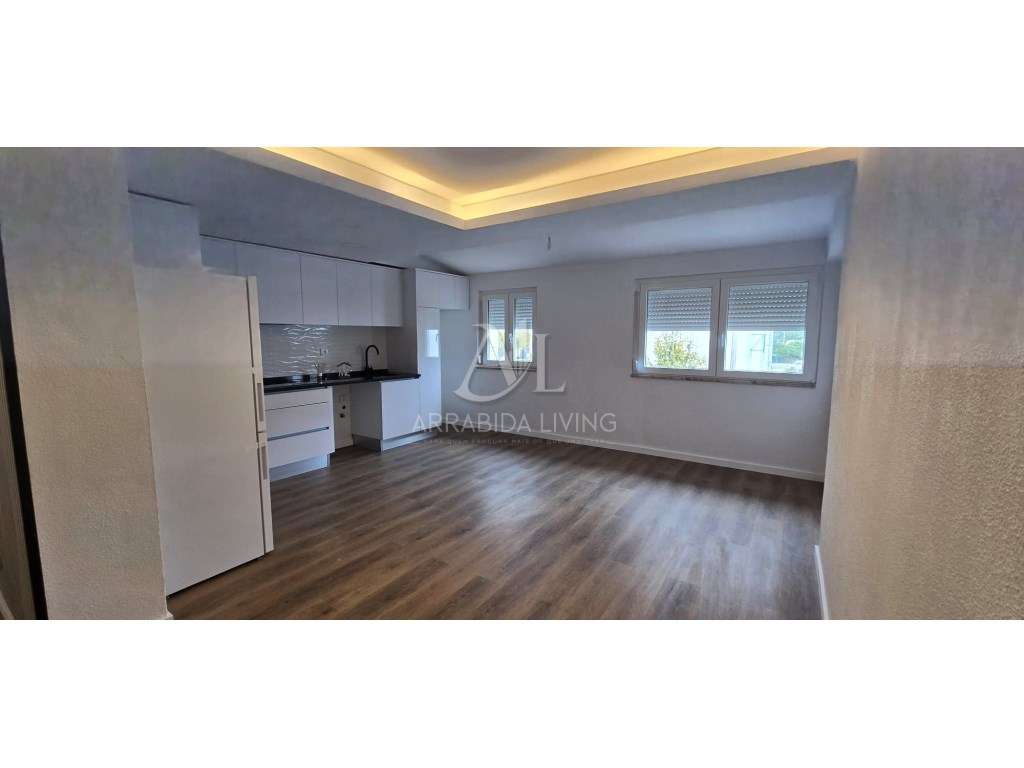 Apartamento de T2 remdoelado na camarinha - Grande imagem: 4/16