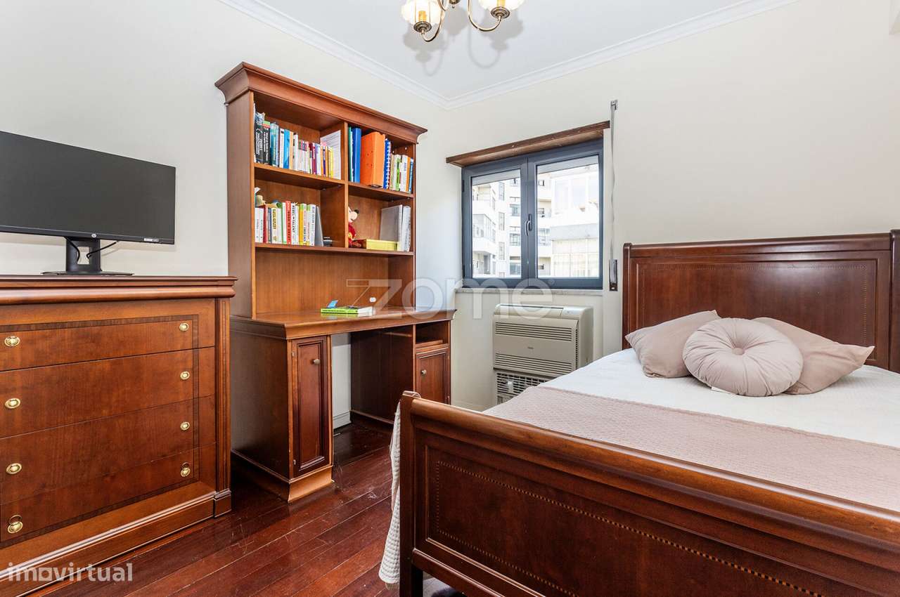 T3 com Lugar Estacionamento privado, perto Metro-15