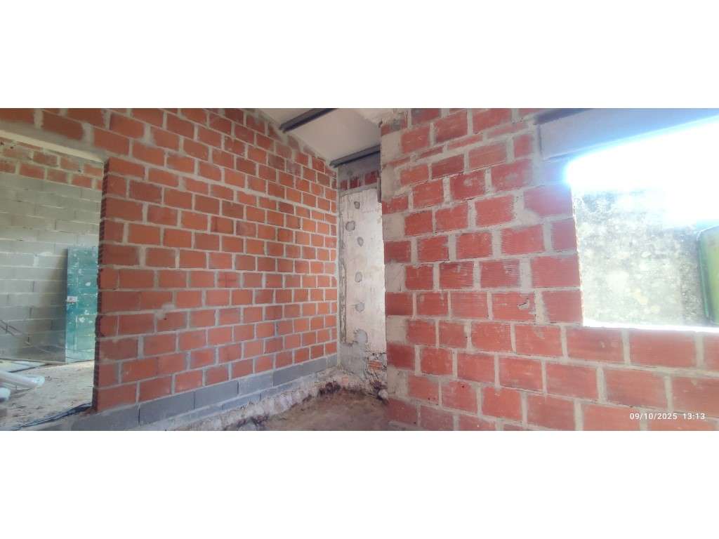 Casa para restauro, excelente oportunidade, com potencial investimento-13