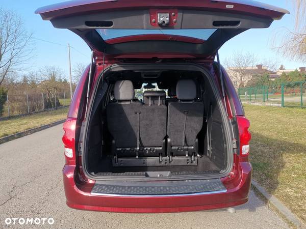 Dodge Grand Caravan 3.6 R/T - 12