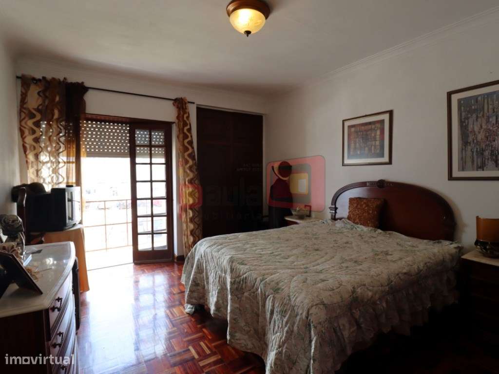 MORADIA T4 COM GARAGEM E TERRAÇO - MONTIJO-38