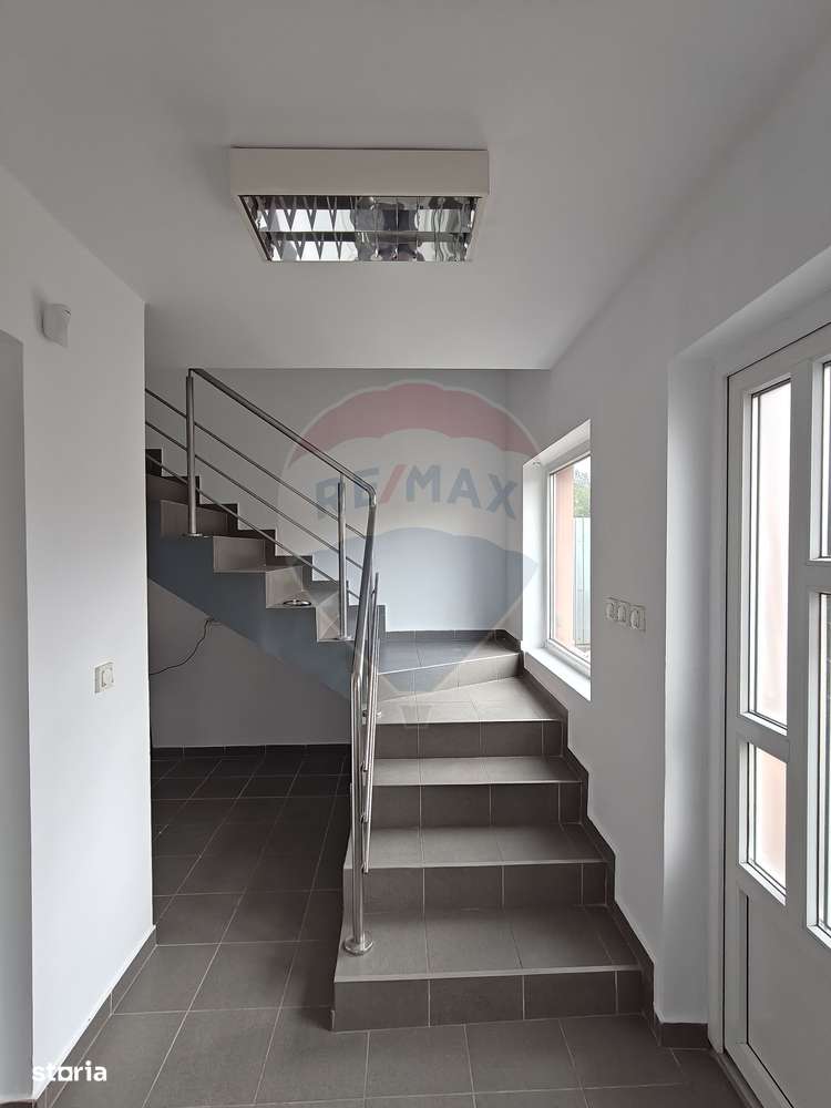 Spațiu industrial 160mp, curte 1400mp, birouri 105mp, de inchiriat - Imagine principală: 5/9