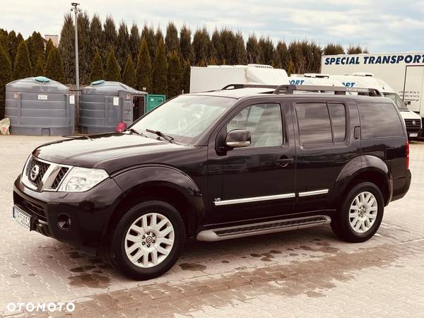 Nissan Pathfinder 3.0 D V6 LE EU5 - 5