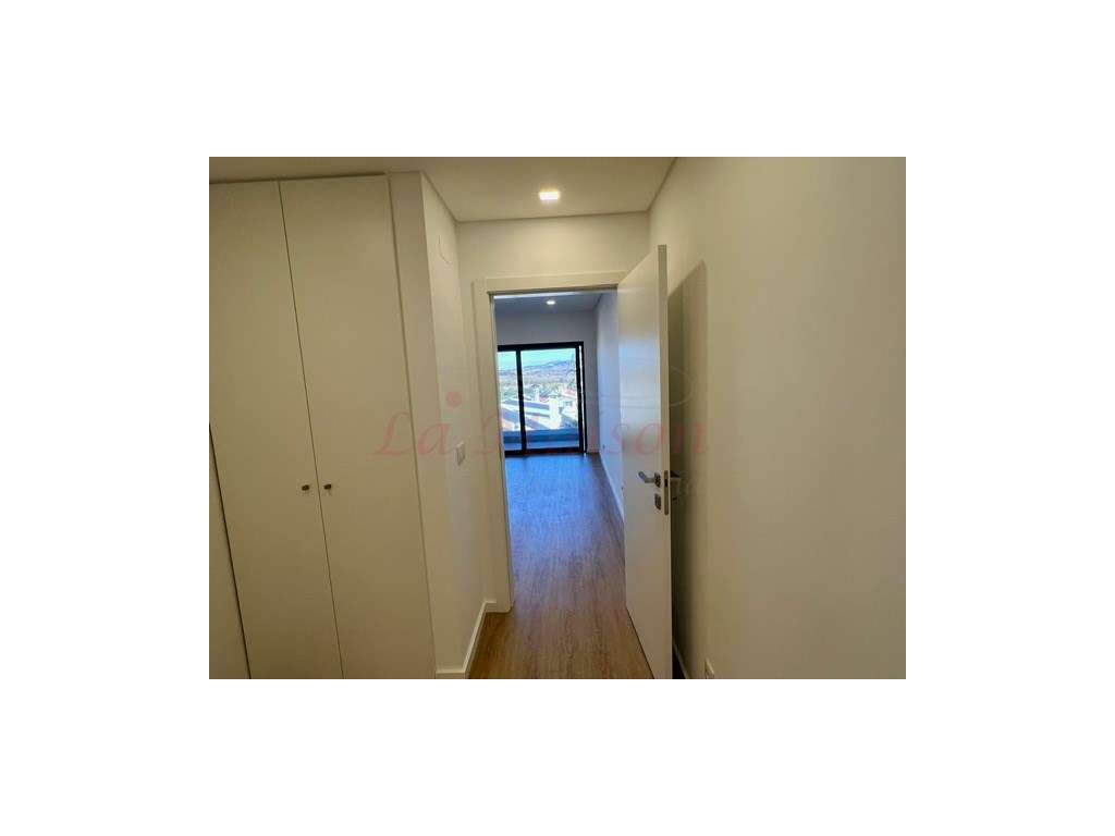 Moradia V5 no centro de Loures-47