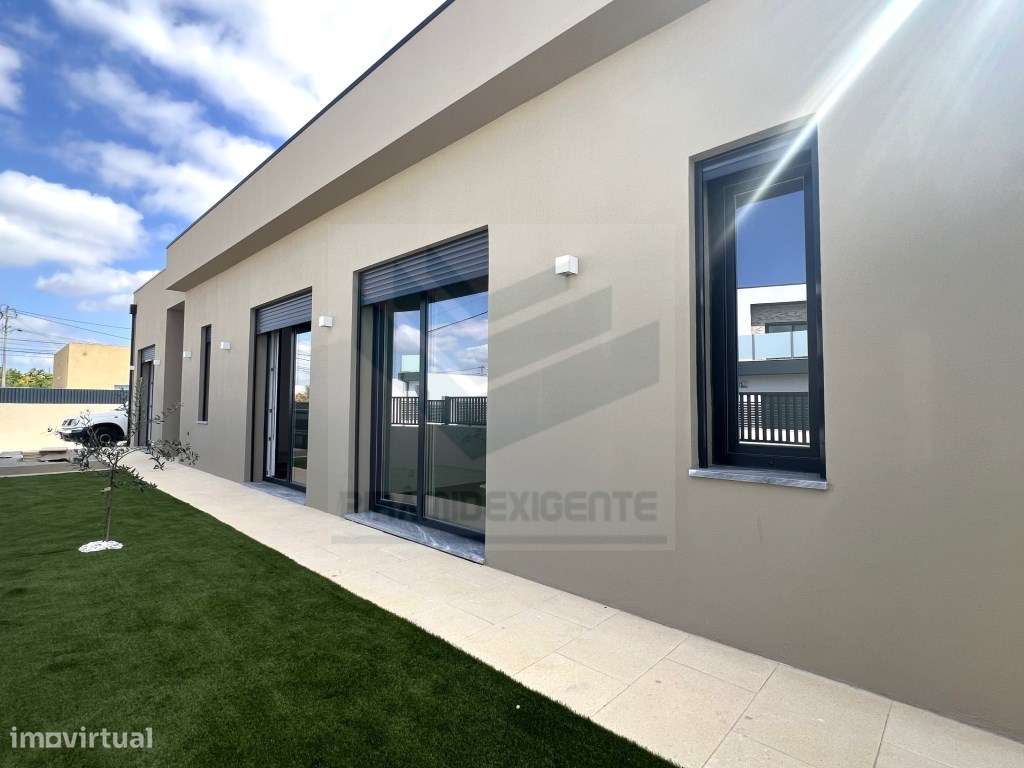 AZEITÃO, MORADIA Nova, 5ass. 3 SUITES, Lavandaria PISCINA-31