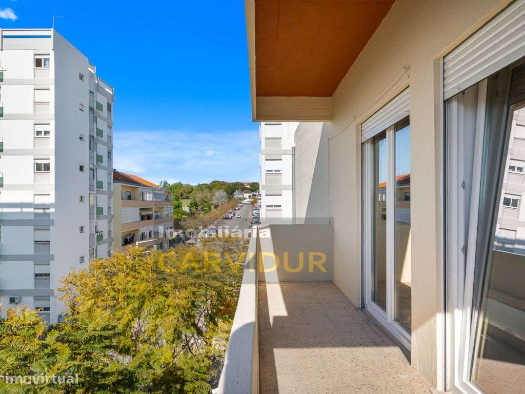 Moita T3 Boas áreas e excelente localização-8