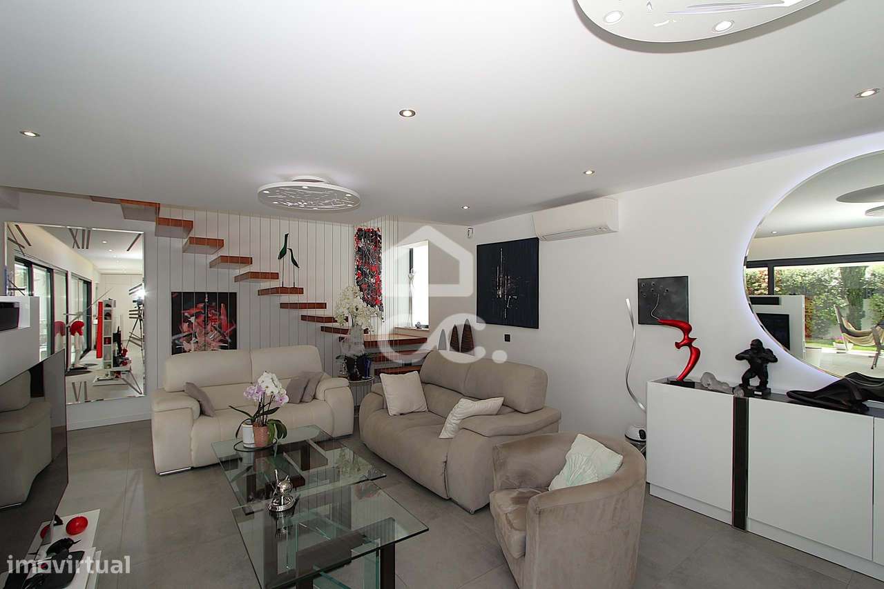 Moradia T3 com piscina, terraço e garagem ampla em Alcantarilha-7