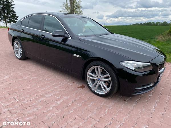 BMW Seria 5 520d xDrive - 13