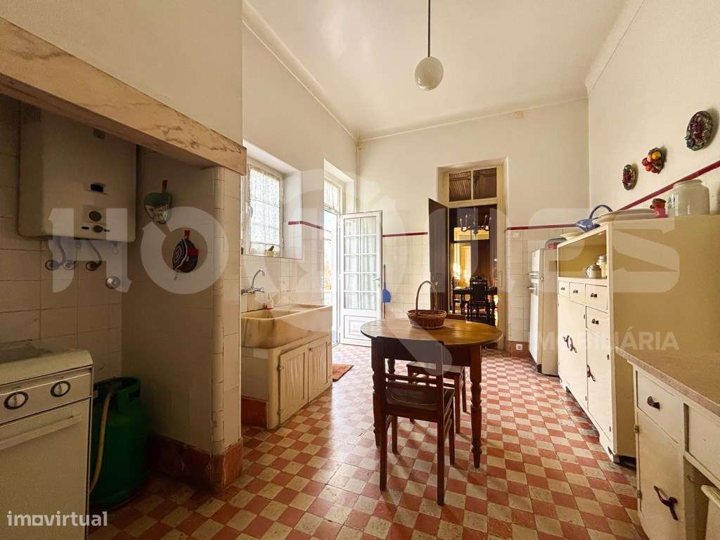 Moradia Secular de Charme | Casa + Jardim + Anexos | Potencial Hote...-19