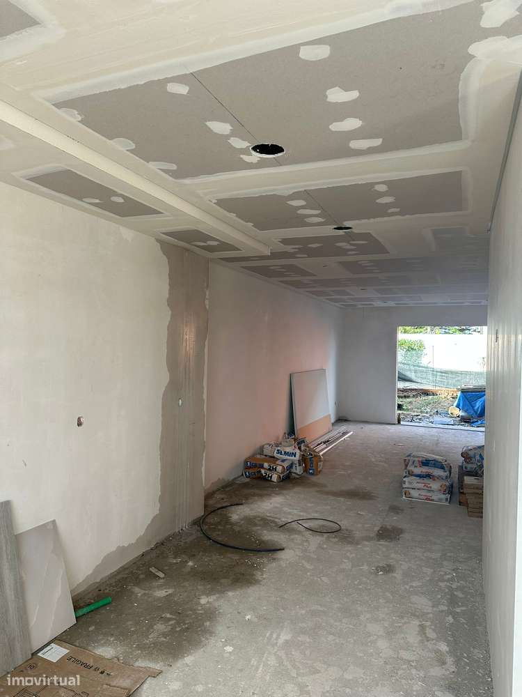 Moradia t3 geminada com 2 pisos na Quinta da Bonita Alhos Vedros-4