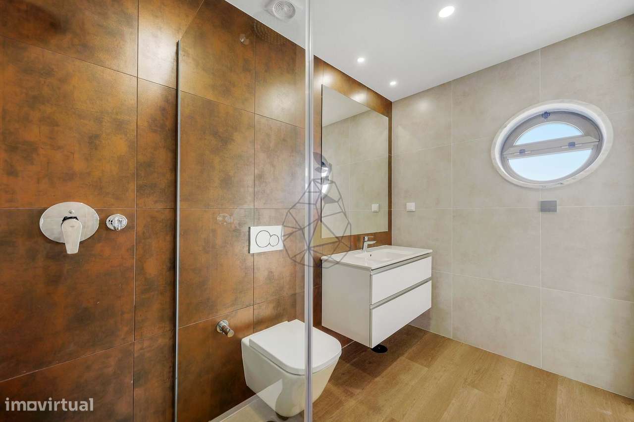 Apartamento T2 Duplex com 2 lugares de estacionamento em Alvor-12