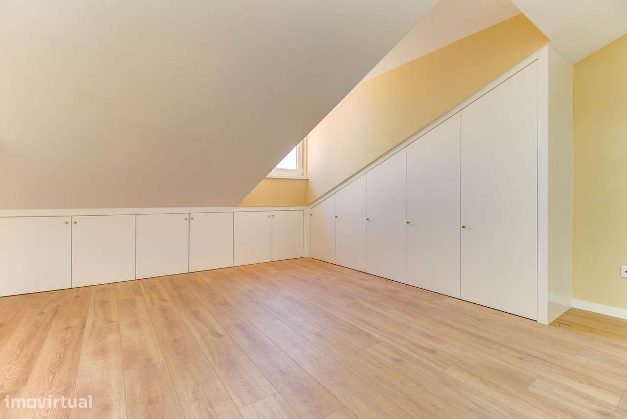 Apartamento T2 Duplex com 140m2, em Massamá-21