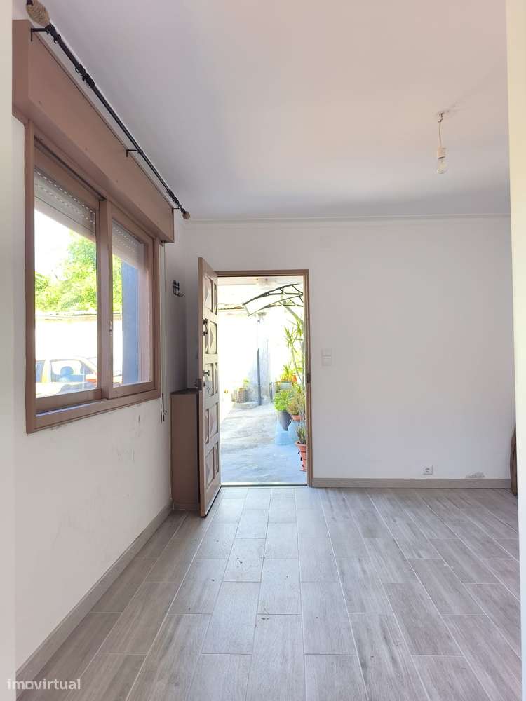 Casa T2 em Quintinha com 4 Casas em Porto Campanhã-14