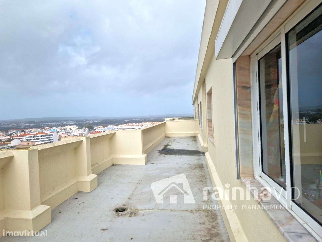 Apartamento T3 com lugar de estacionamento - centro Caldas da Rainha - Grande imagem: 2/34