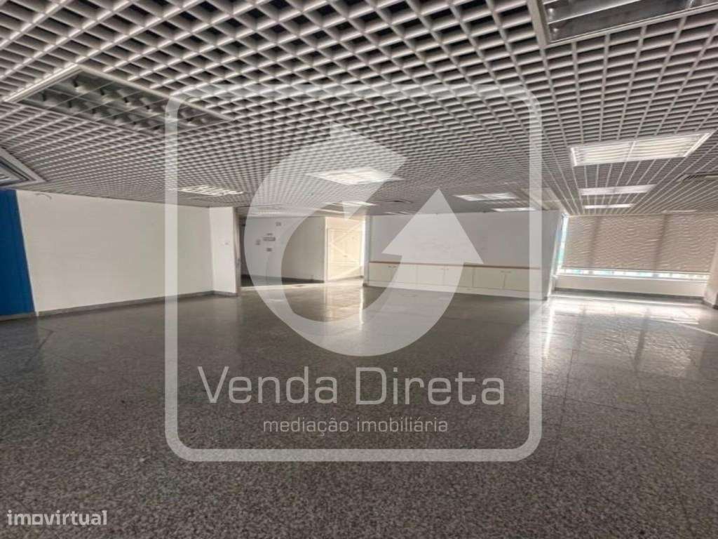 Loja com 334 m² + 3 Estacionamentos | Centro de Miranda do Corvo - ... - Grande imagem: 5/20