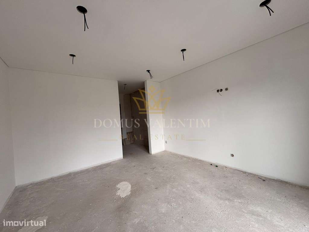 MORADIA GEMINADA -TRIPLEX T4 COM 3 WC
FERNÃO FERRO-20