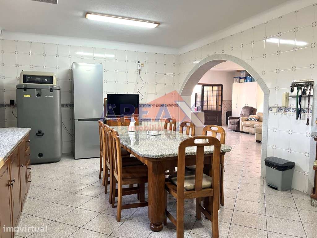 MORADIA BI-FAMILIAR-21