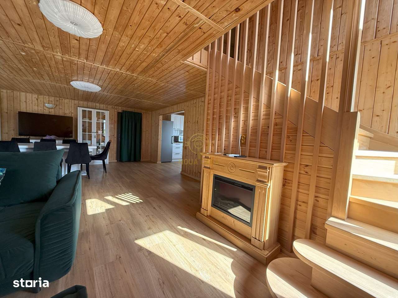 Vila de vanzare in APA-NORD  cu 2 Piscine/Zona de Relaxare/Acces lac-9