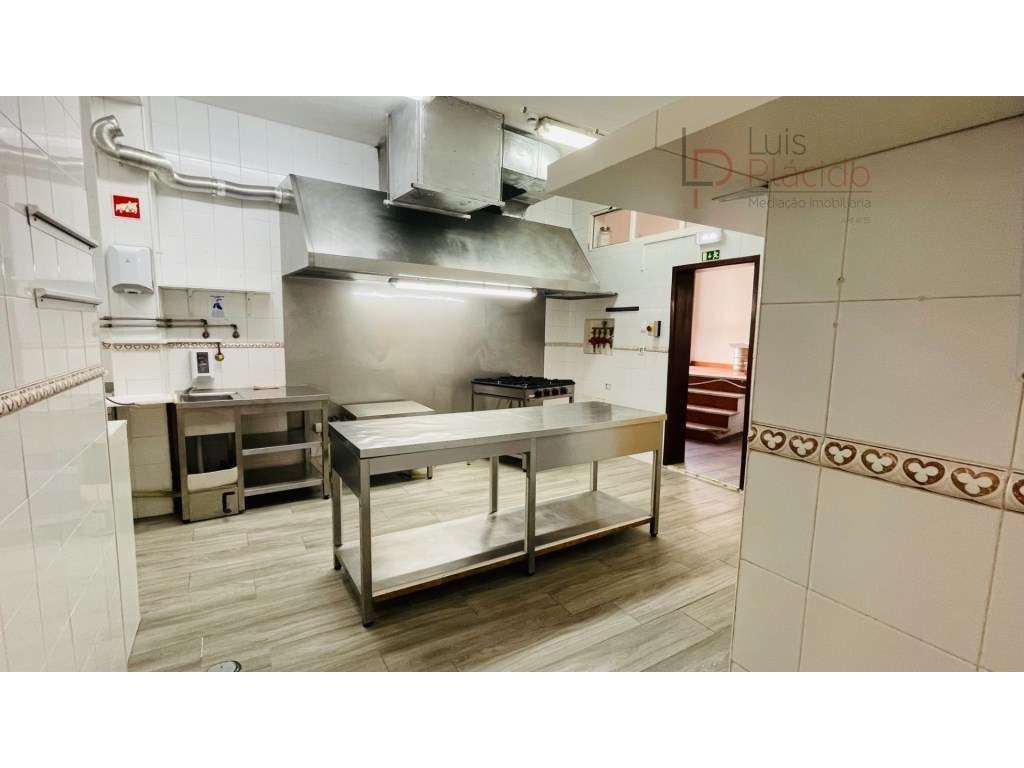 Restaurante no centro da cidade de Sines-11