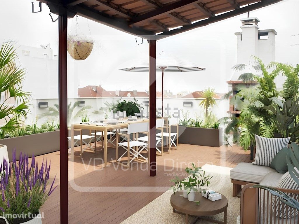 Apartamento T5 com um dos melhores terraços do Barreiro c...