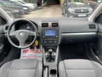 Volkswagen Golf 2.0 TDI DPF Highline - 5