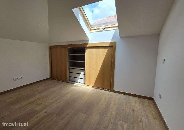 T3 Remodelado, com cozinha equipada às Portas de Benfica-47