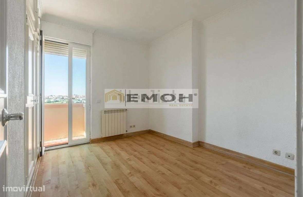 Apartamento T3 à venda na Quinta do Marquês-17