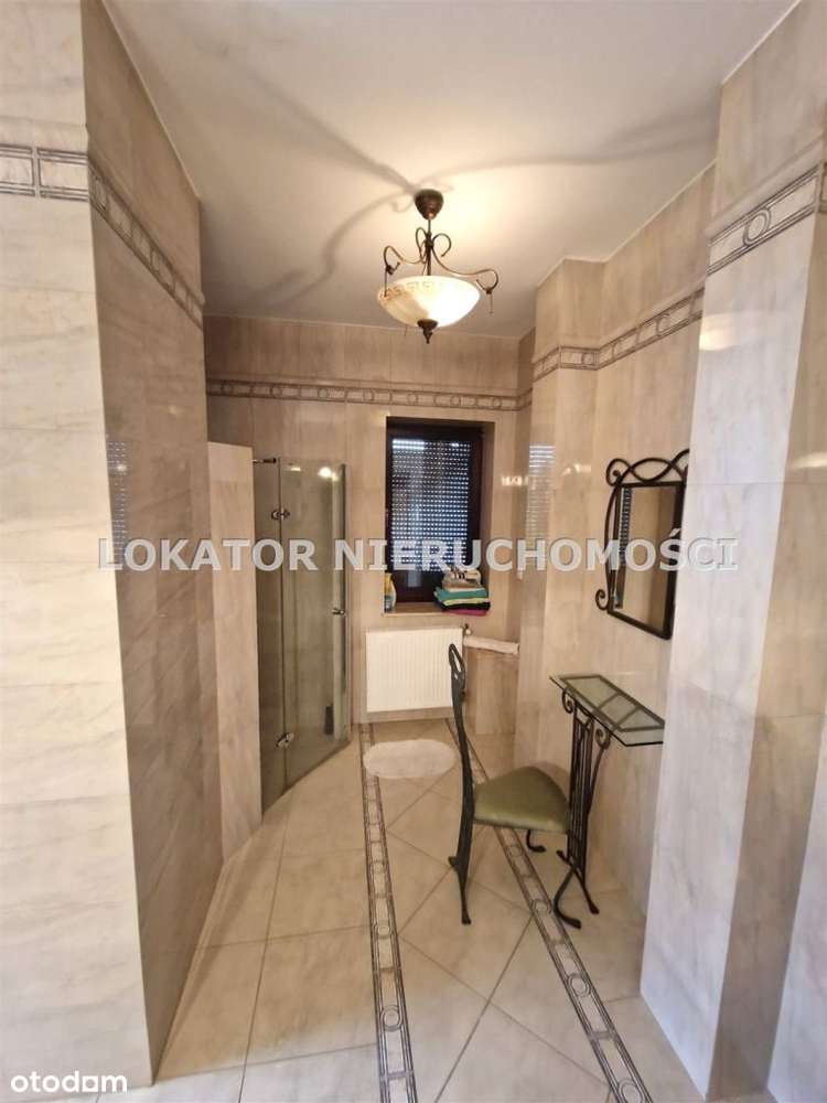 Solidny dom na zacisznym osiedlu w Pile-11