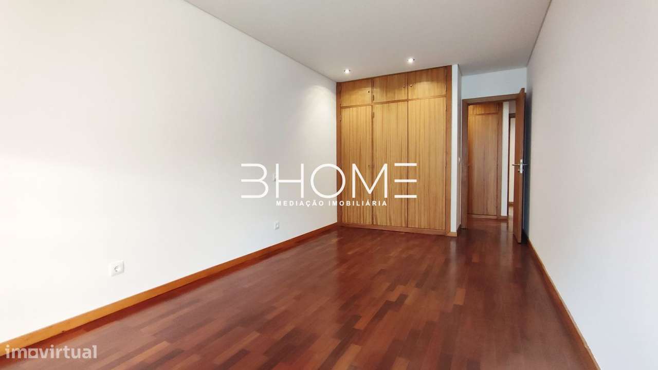 T3 com garagem em S. Vicente próximo do Centro-15