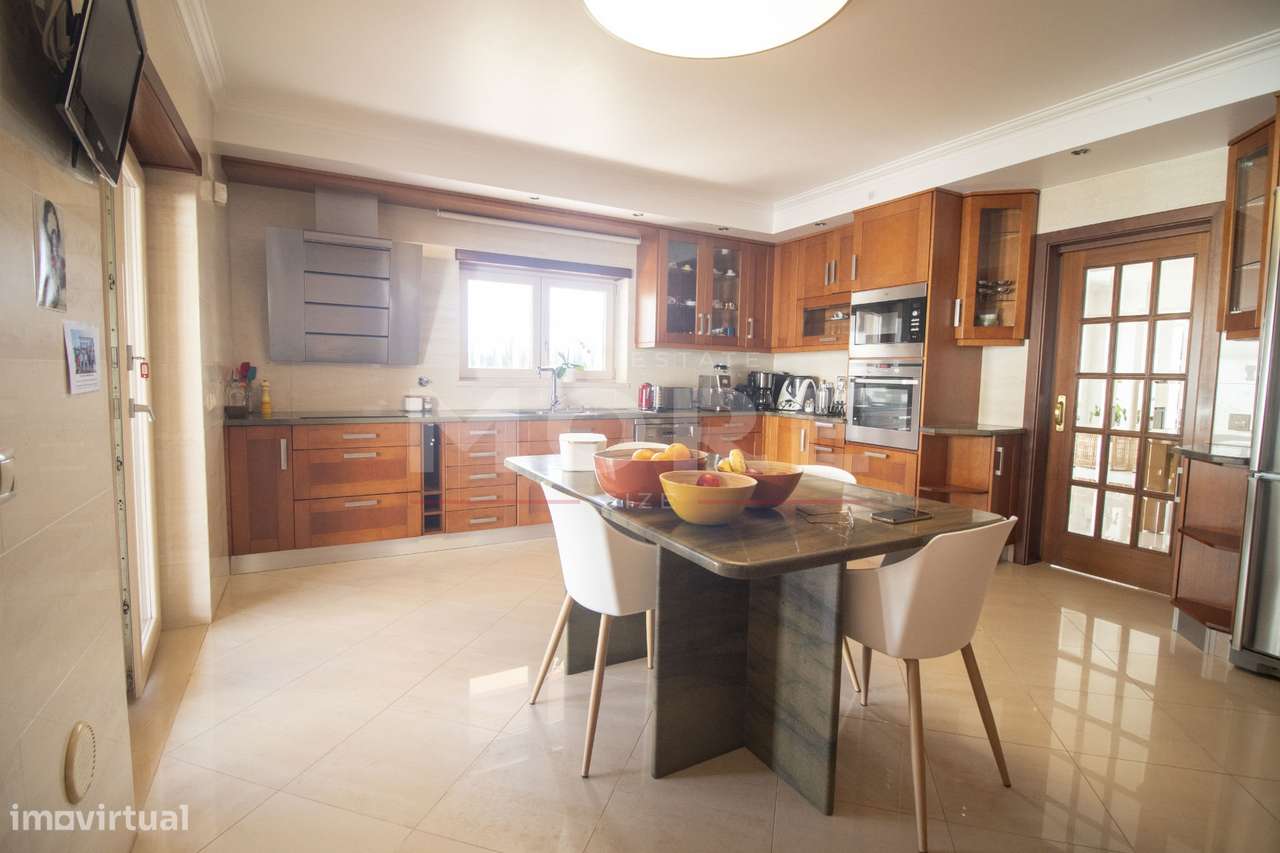 Moradia T5 independente de Gaveto - Caldas da Rainha-44